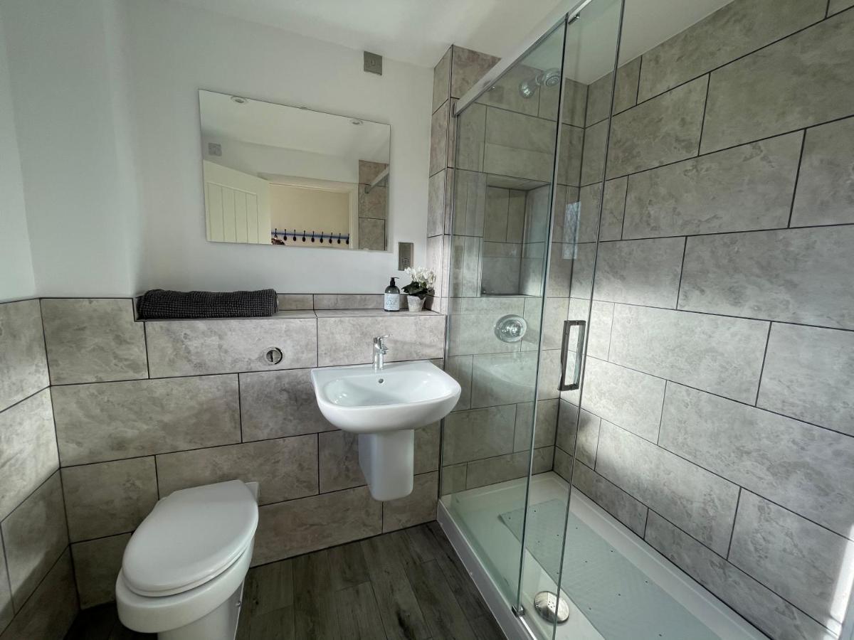 Ivy Tower Cottages Saint Florence エクステリア 写真