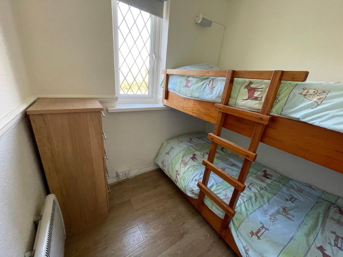 Ivy Tower Cottages Saint Florence エクステリア 写真